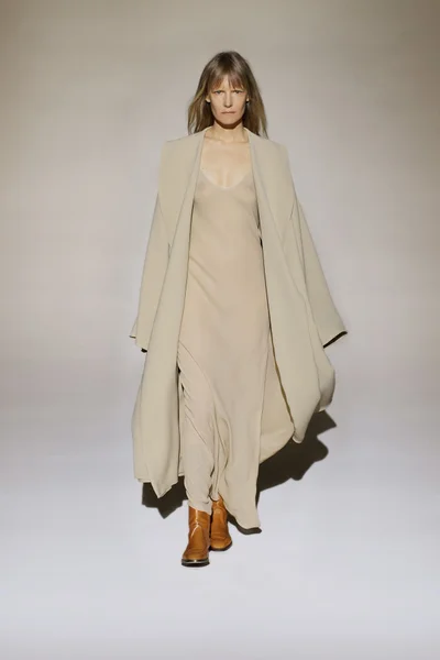 Look 13